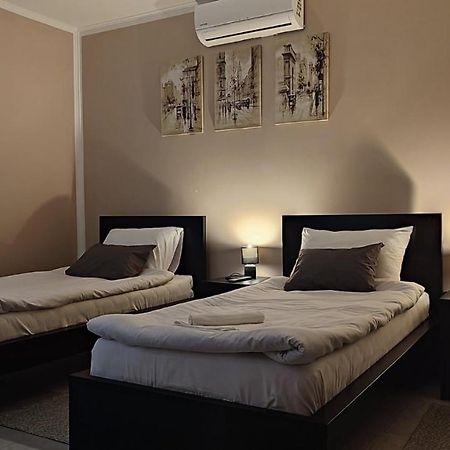Airport Apartment Air Surcin Екстер'єр фото