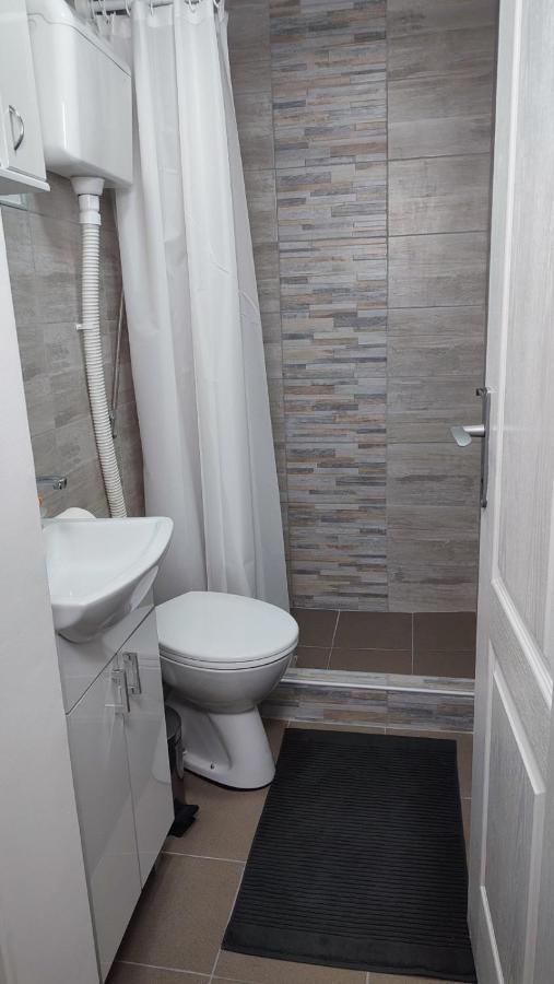 Airport Apartment Air Surcin Екстер'єр фото