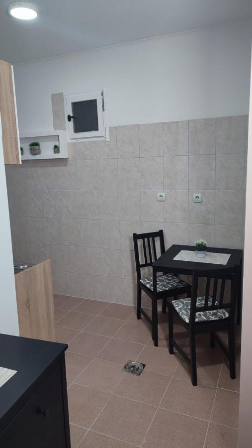 Airport Apartment Air Surcin Екстер'єр фото